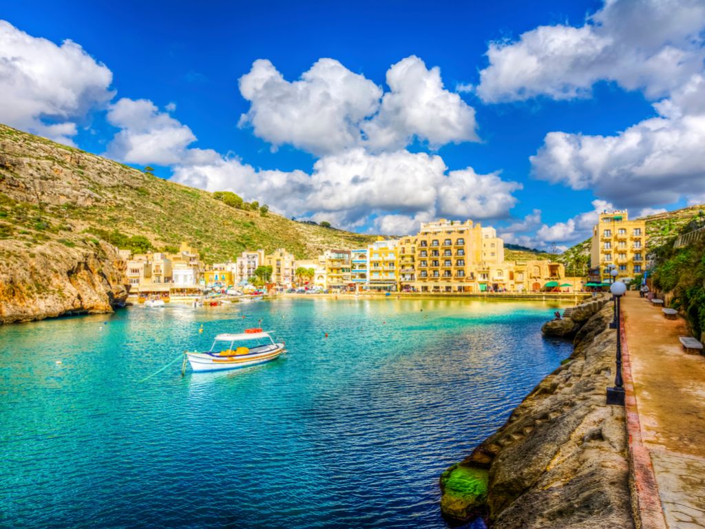 Xlendi - Travel Guide Malta